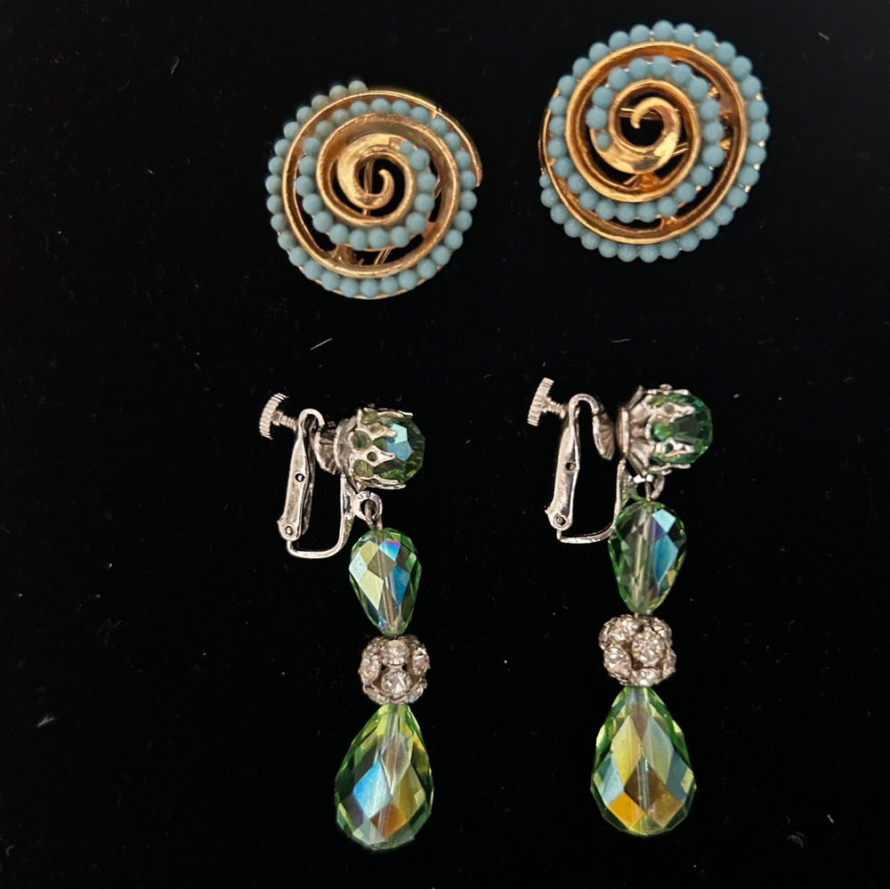 Lot of 2 Clip On Earrings Vendome and Capri Vtg
